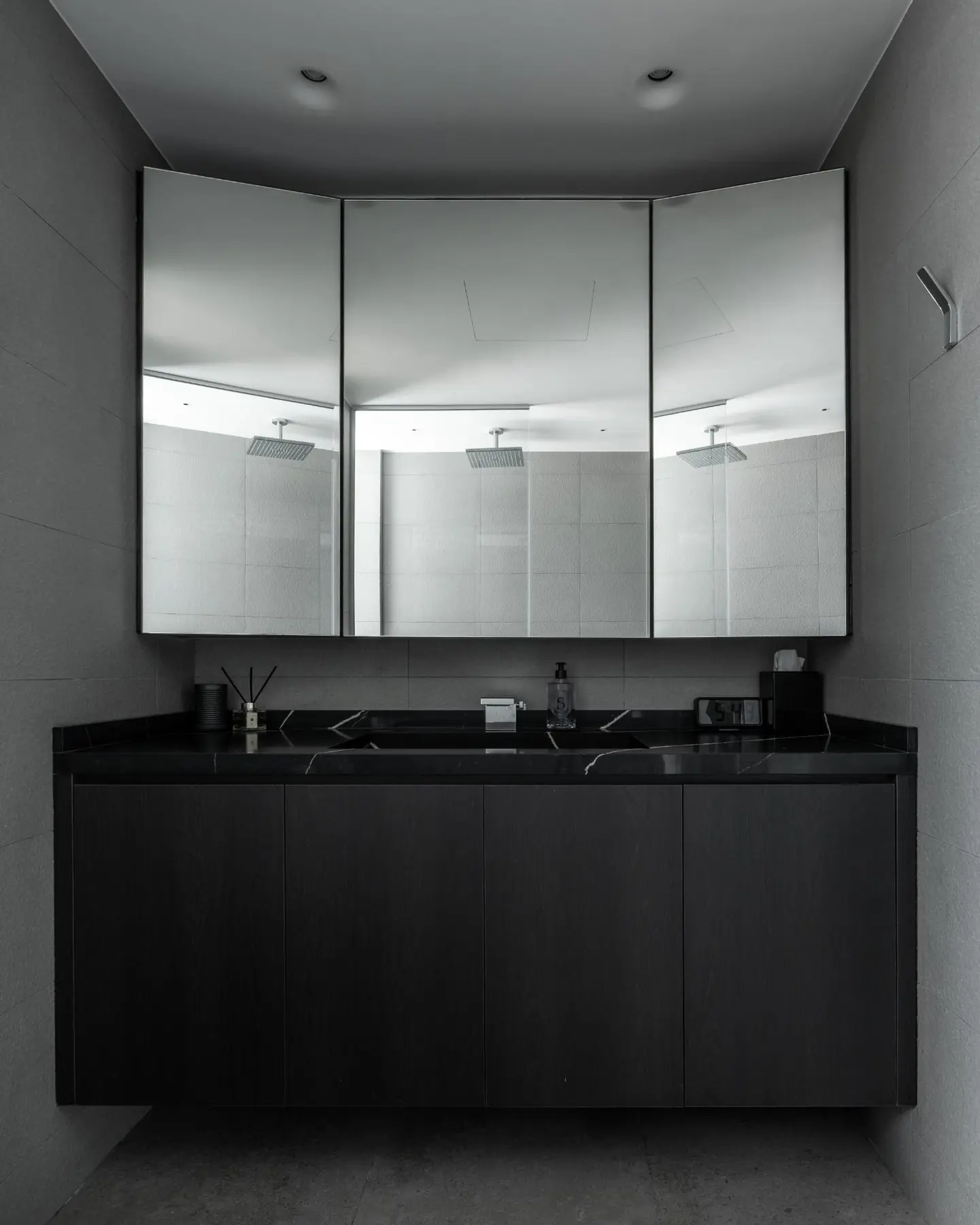 MYNMYN Studio — Galerie Noire @ Skyline Concourse — 15